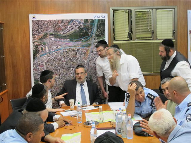 הלווית הגרמ"י לפקוביץ': דיון חירום בעיריית בני-ברק