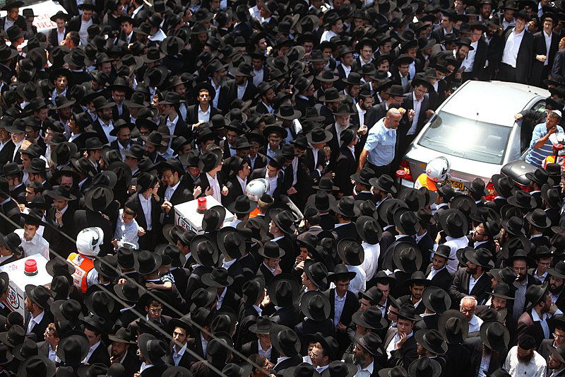 אחר מיטת ראש-הישיבה: ההמונים צעדו ומיררו בבכי