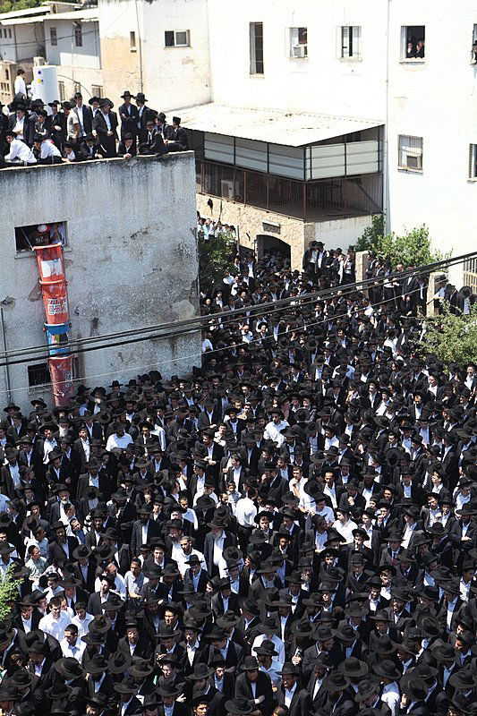מאה אלף בהלווית מרן רבי מיכל-יהודה לפקוביץ' זצ"ל