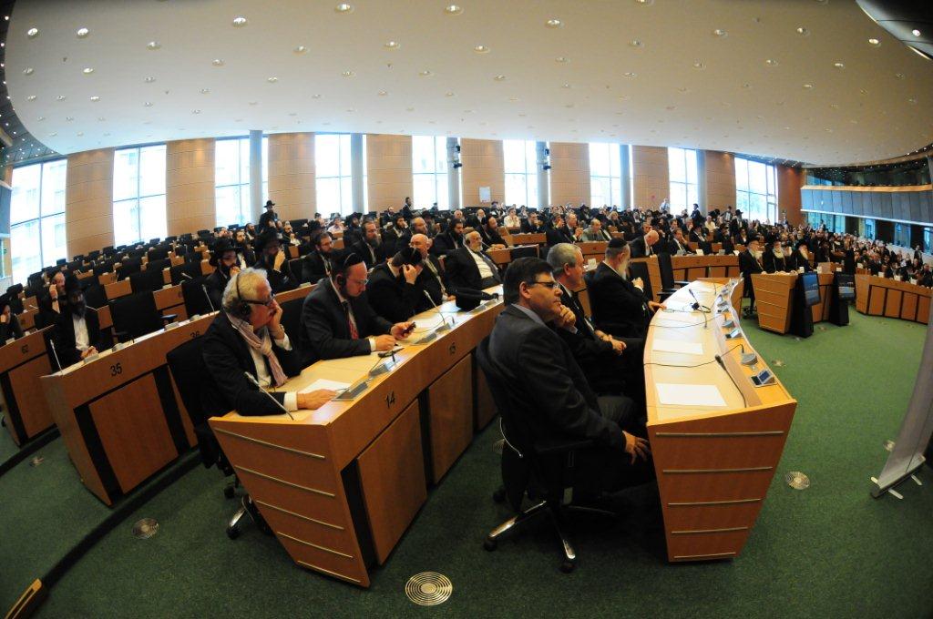 שו"ת שאגת אריה / טורו של אבי בלום