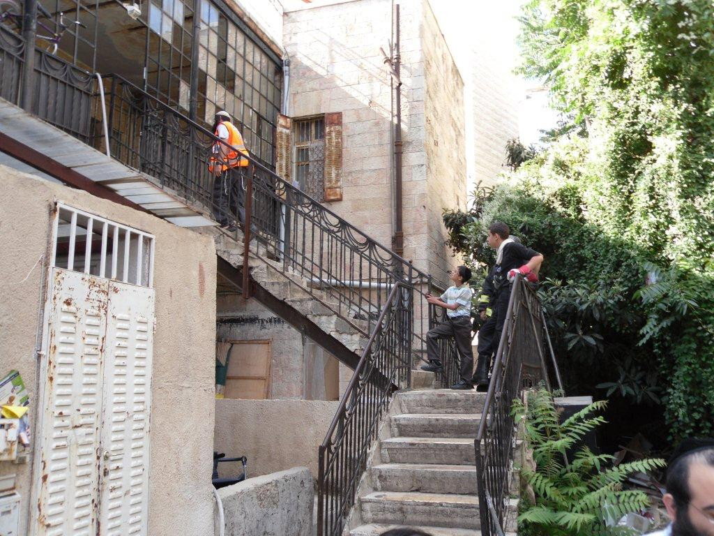 בגלל מגהץ: דירה בי-ם עלתה בלהבות