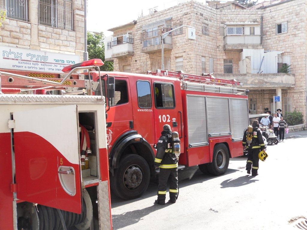בגלל מגהץ: דירה בי-ם עלתה בלהבות