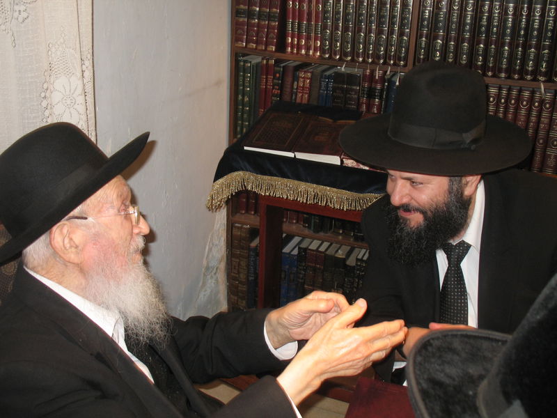 צפו: מרן הגרמ"י לפקוביץ' מתפלפל עם אחיו של דרעי