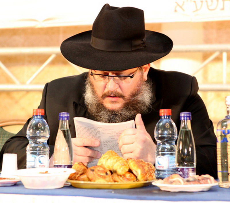 17 שנה לפטירת הרבי: אלפים בהתוועדות המרכזית כפר-חב"ד