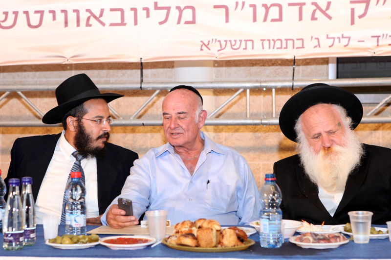 17 שנה לפטירת הרבי: אלפים בהתוועדות המרכזית כפר-חב"ד