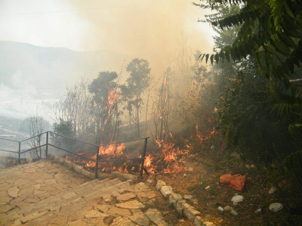 בהלה בצפת: שריפה סמוך לציון האר"י