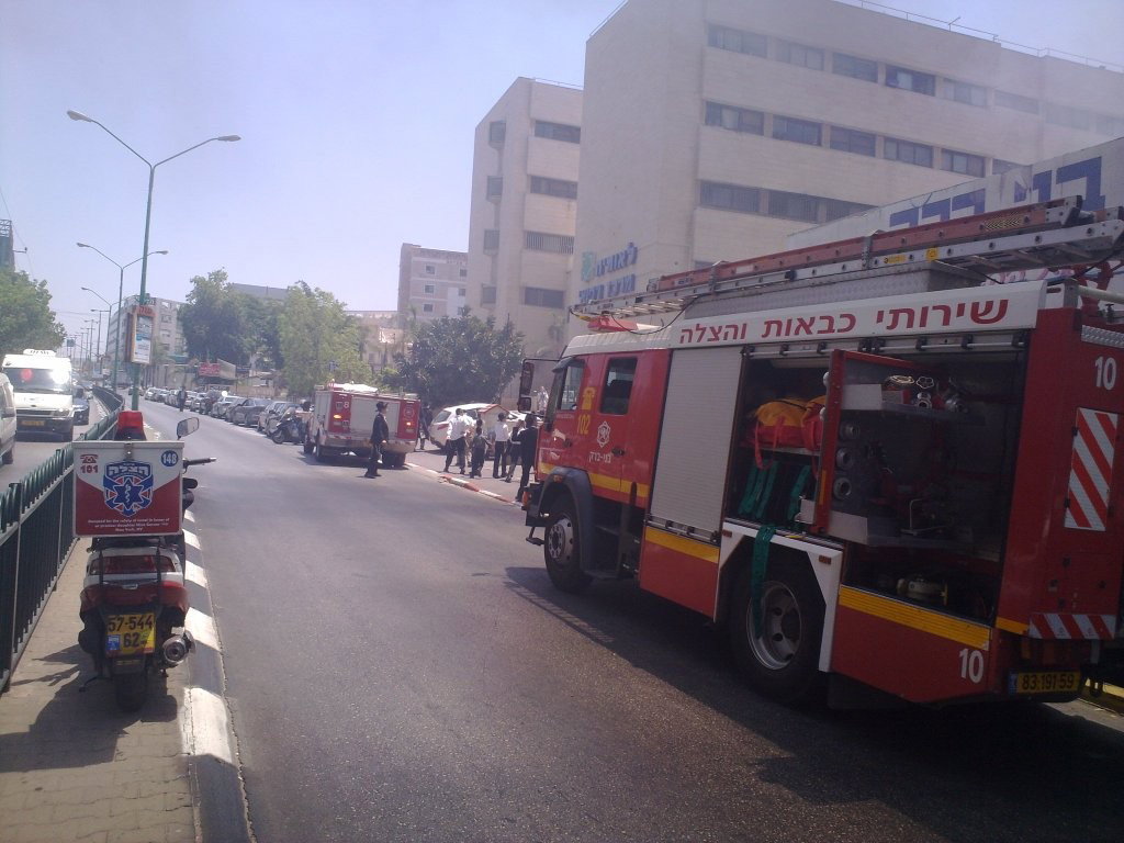 שריפה במתחם סופר בני-ברק; אין נפגעים