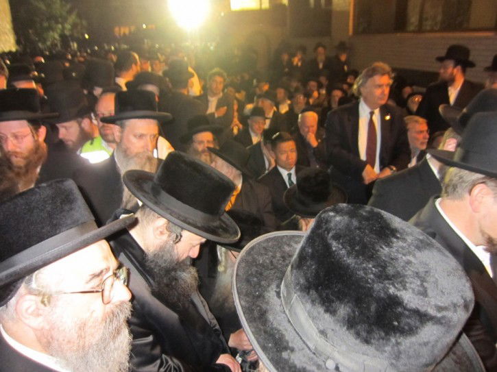 אביו של לייבי קלצקי ז"ל זעק, ואלפי המלווים בכו יחד איתו