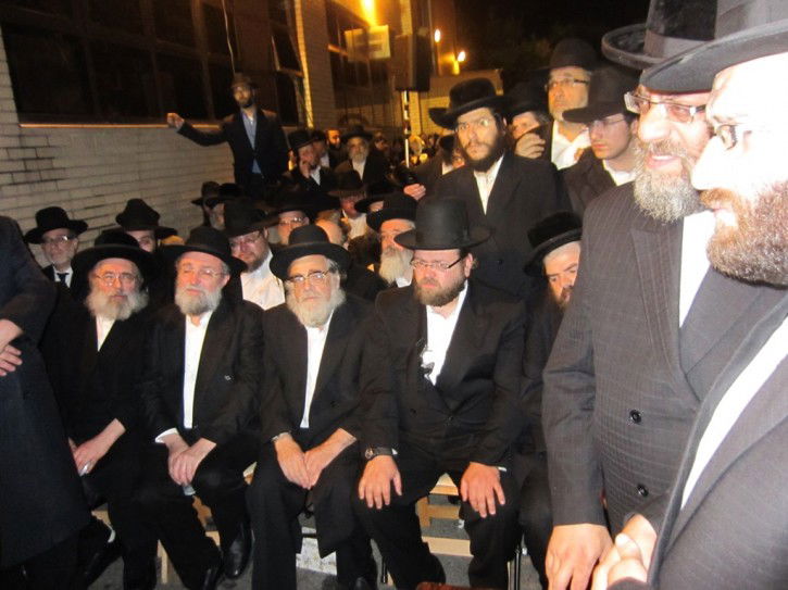 אביו של לייבי קלצקי ז"ל זעק, ואלפי המלווים בכו יחד איתו