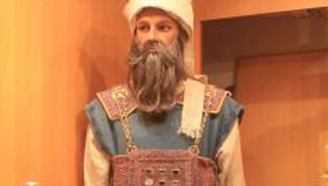 דמות כהן גדול