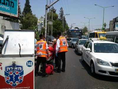 בני-ברק: תאונה בין רוכב אופנוע לרכב