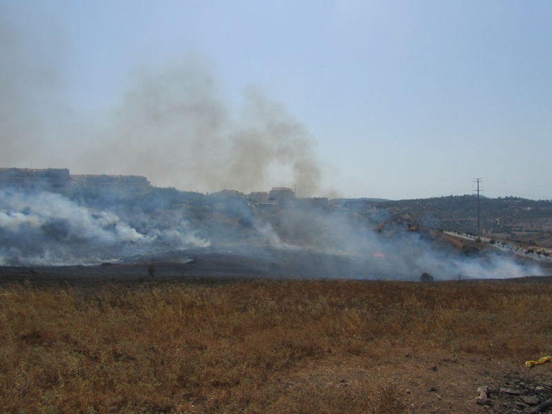 'עונה בוערת': דליקת ענק ברמת בית שמש