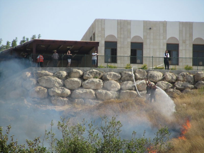 'עונה בוערת': דליקת ענק ברמת בית שמש