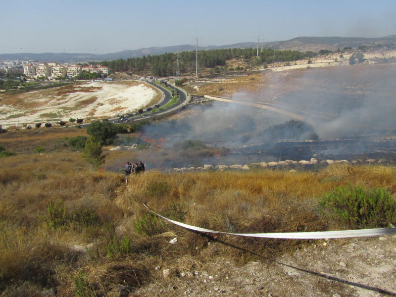 'עונה בוערת': דליקת ענק ברמת בית שמש