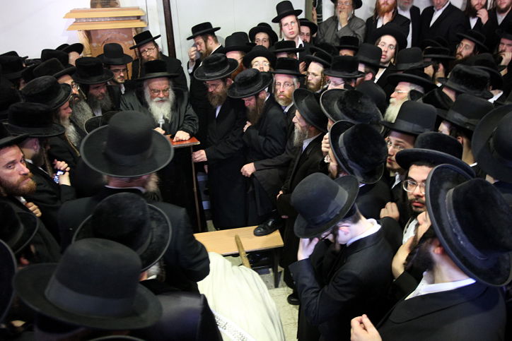 מסע כואב: הלווית האדמו"ר מספינקא