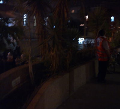 בני-ברק: שריפה פרצה במרפסת-סוכה; אין נפגעים