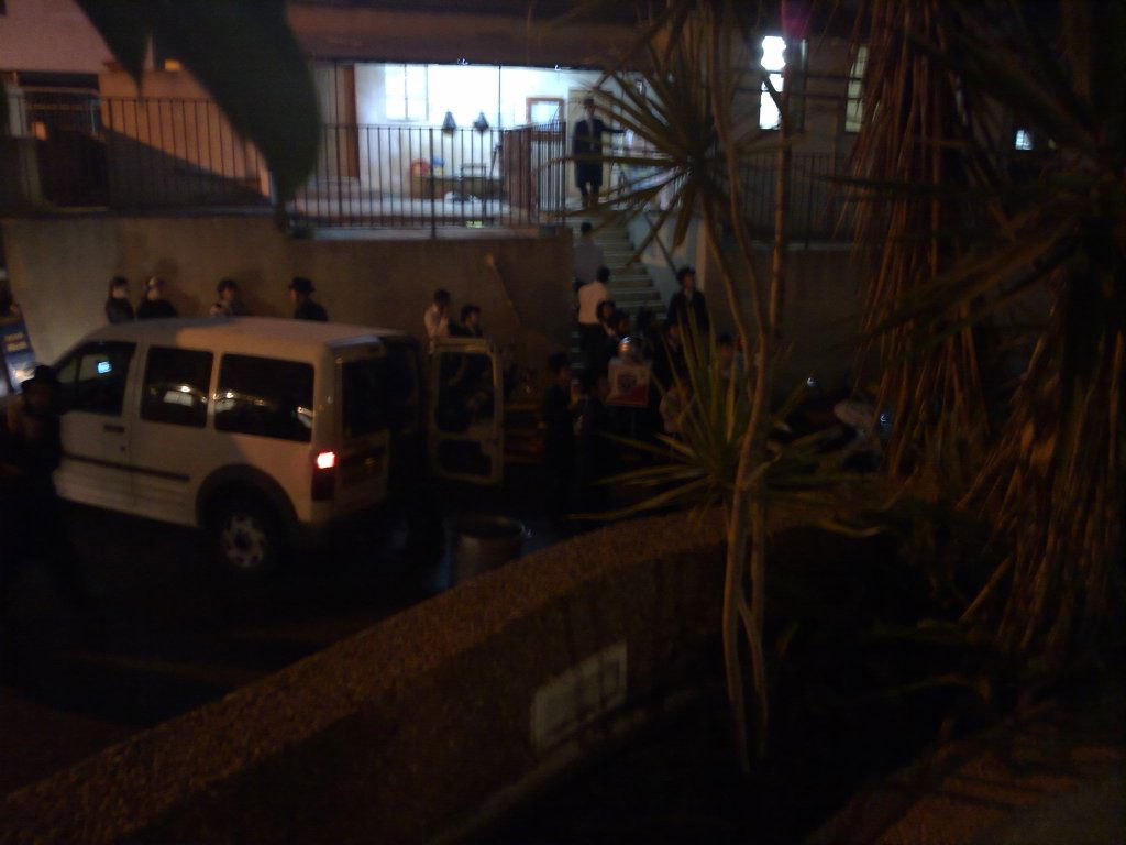 בני-ברק: שריפה פרצה במרפסת-סוכה; אין נפגעים