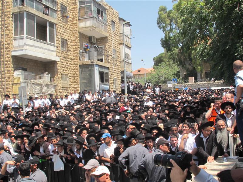 הרב עובדיה מירר בהלוויה: "מבקשים מחילה מהצדיק"