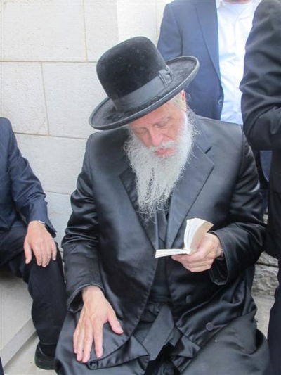 הרב עובדיה מירר בהלוויה: "מבקשים מחילה מהצדיק"