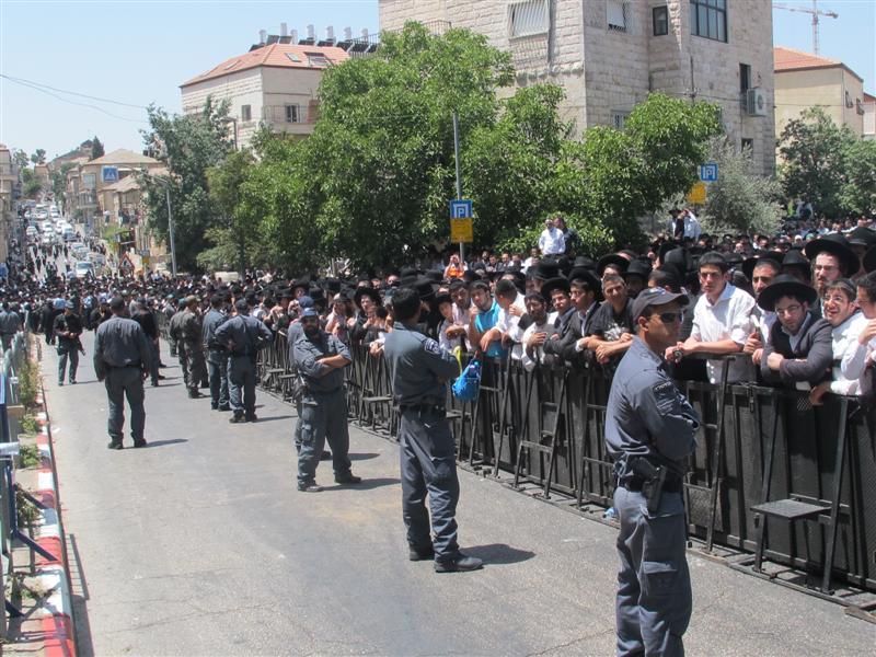 הרב עובדיה מירר בהלוויה: "מבקשים מחילה מהצדיק"