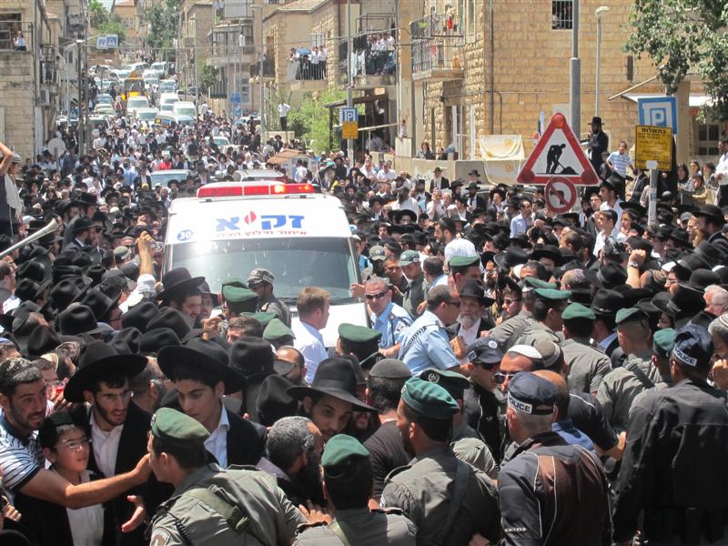 הרב עובדיה מירר בהלוויה: "מבקשים מחילה מהצדיק"