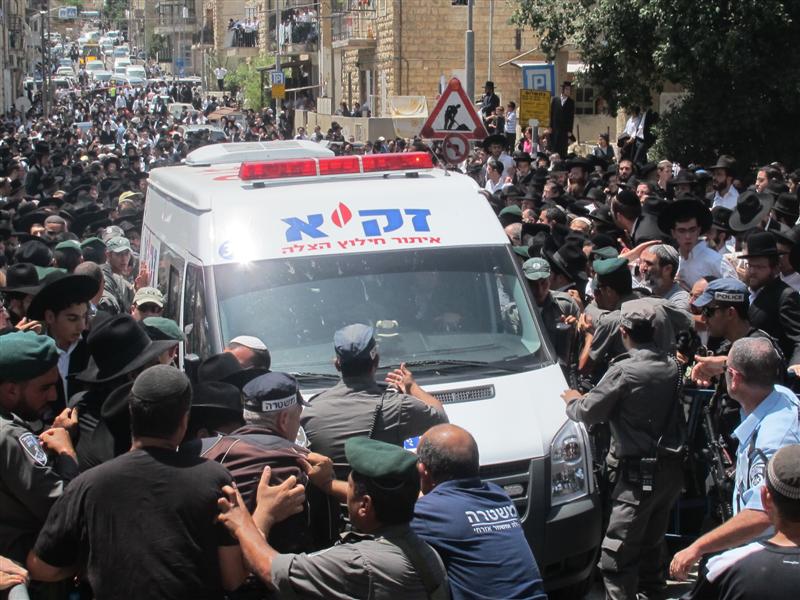 הרב עובדיה מירר בהלוויה: "מבקשים מחילה מהצדיק"