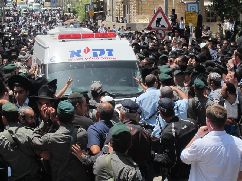 הרב עובדיה מירר בהלוויה: "מבקשים מחילה מהצדיק"