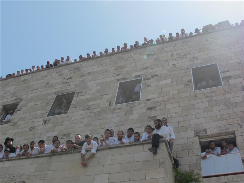 הרב עובדיה מירר בהלוויה: "מבקשים מחילה מהצדיק"