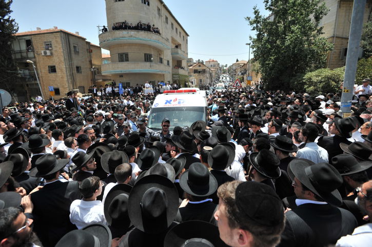 בסערה השמיימה: רגע אחרון עם הבבא אלעזר