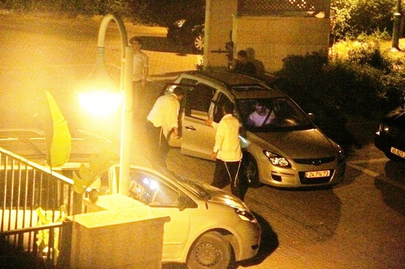 באישון ליל: משפחתו של רוצח ה'בבא אלעזר' מחולצת מביתה