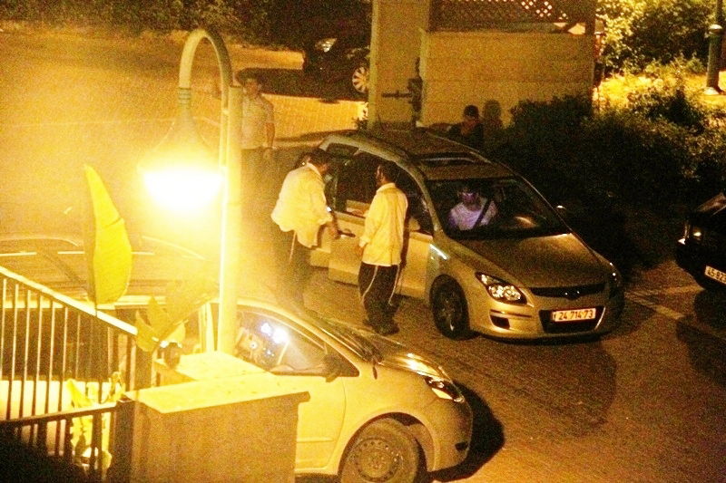 באישון ליל: משפחתו של רוצח ה'בבא אלעזר' מחולצת מביתה