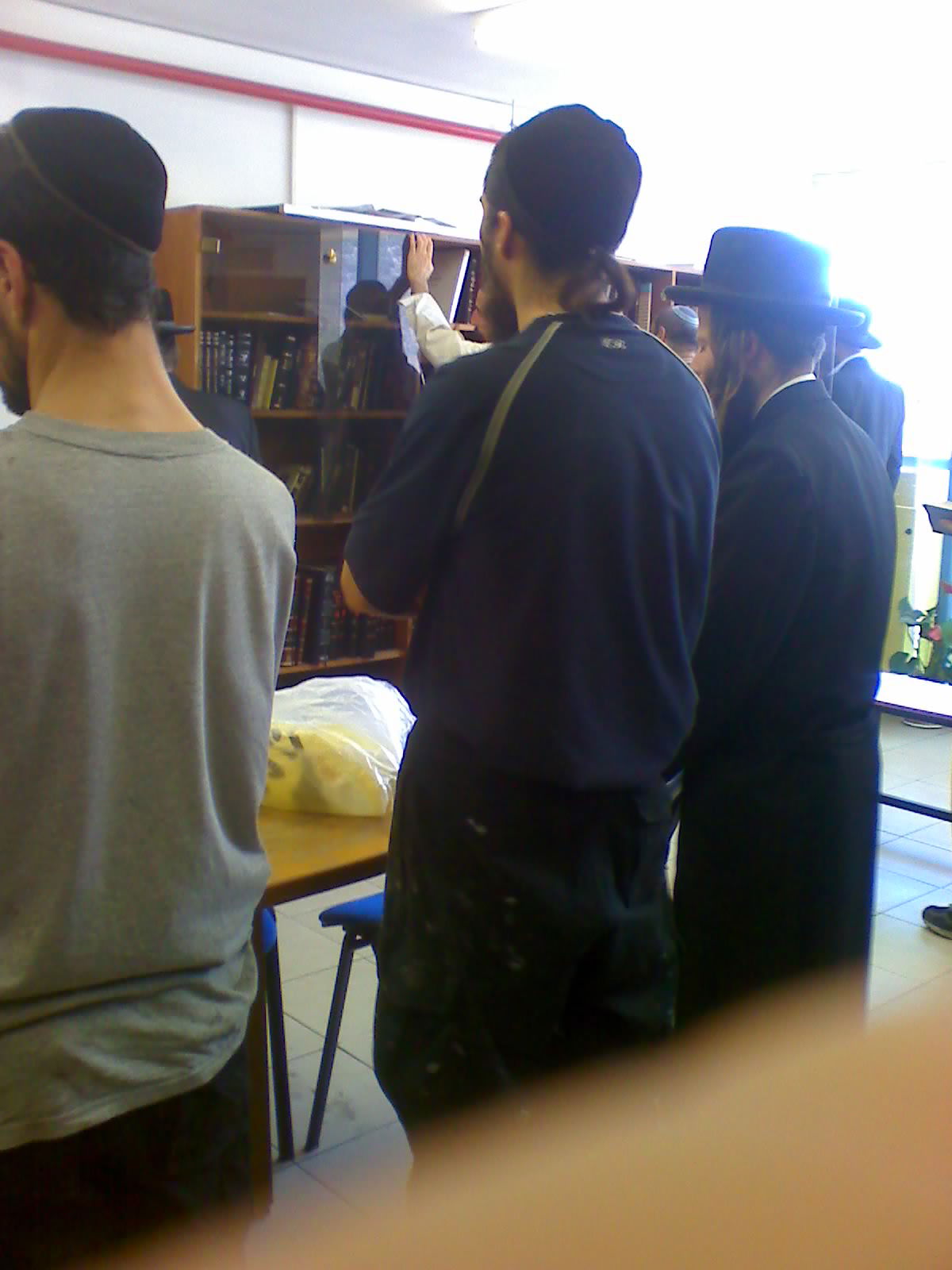 עובדי הכריכיה נצטוו: להסתיר את הפאות