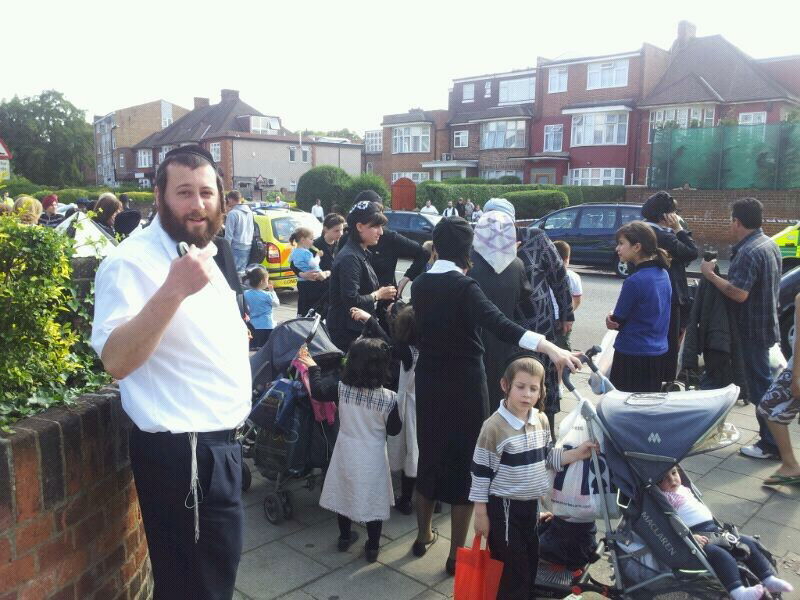 ערבי דרס שני חרדים בלונדון; המשטרה חושדת: אנטישמיות