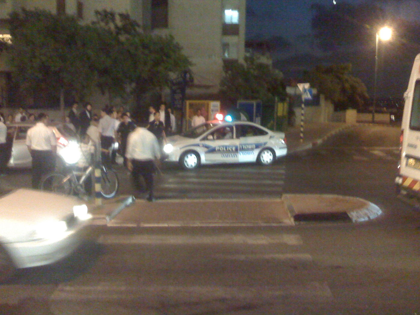 שוב אלעד: אישה ירקה על שוטר ונעצרה