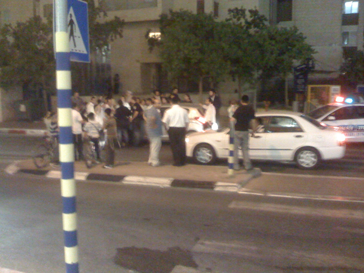 שוב אלעד: אישה ירקה על שוטר ונעצרה