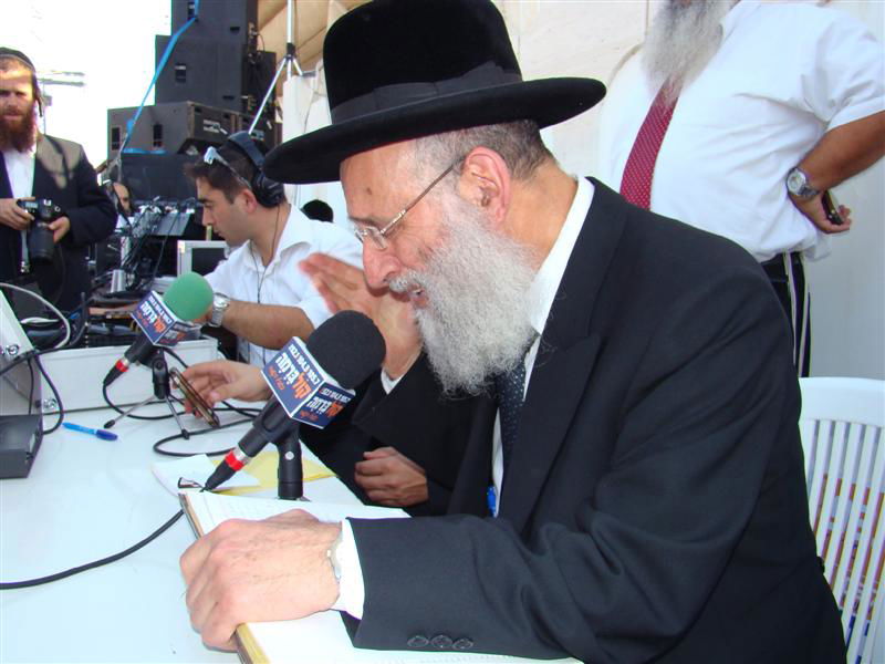 הרב שטיינמן: "מי שמלבין את פני חברו יכול להגיע גם לרצח"