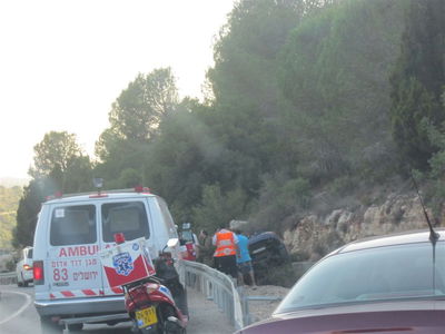 כמעט אסון: רכב התהפך ליד ביתר-עילית