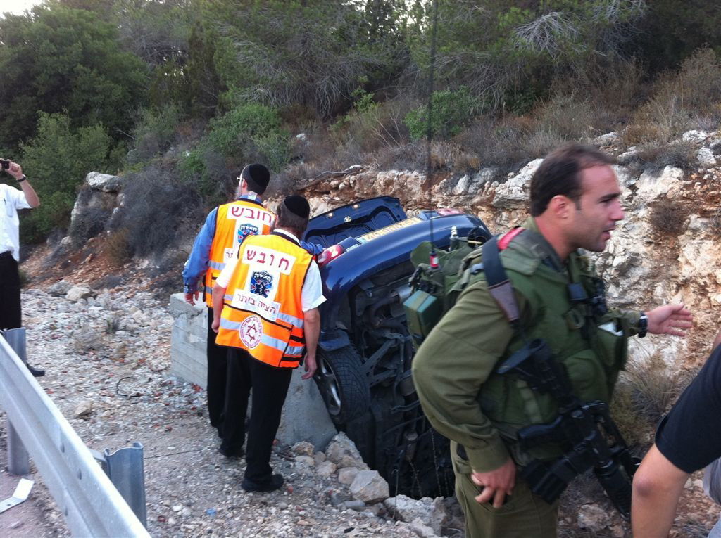 כמעט אסון: רכב התהפך ליד ביתר-עילית