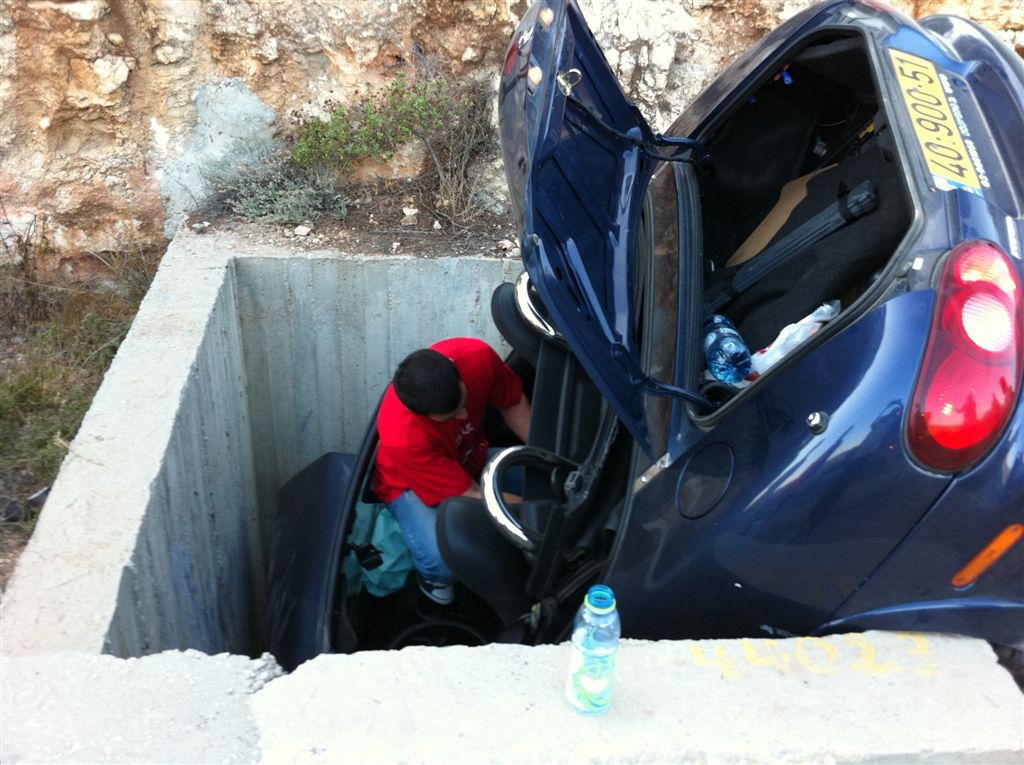 כמעט אסון: רכב התהפך ליד ביתר-עילית