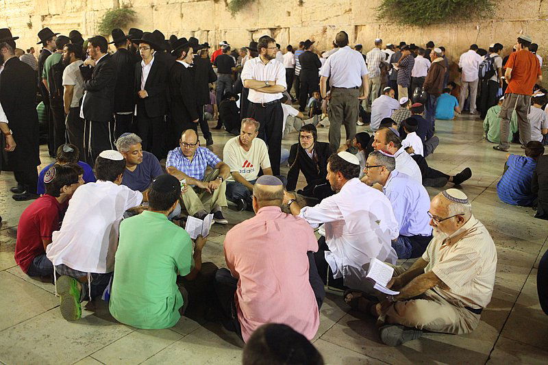 חוֹמַת בַּת-צִיּוֹן הוֹרִידִי כַנַּחַל דִּמְעָה, יוֹמָם וָלַיְלָה ● גלריה