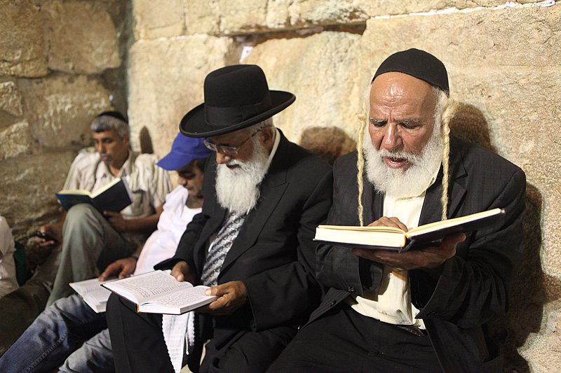 חוֹמַת בַּת-צִיּוֹן הוֹרִידִי כַנַּחַל דִּמְעָה, יוֹמָם וָלַיְלָה ● גלריה