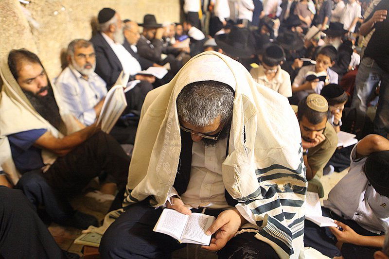 חוֹמַת בַּת-צִיּוֹן הוֹרִידִי כַנַּחַל דִּמְעָה, יוֹמָם וָלַיְלָה ● גלריה