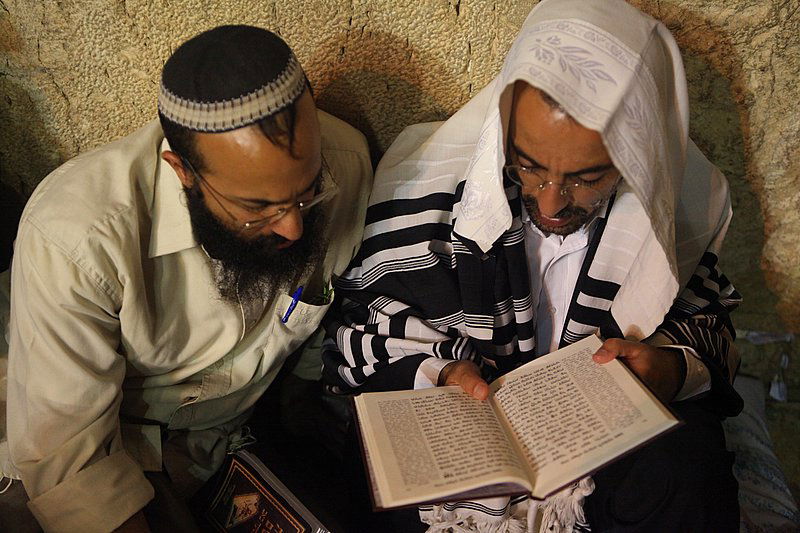 חוֹמַת בַּת-צִיּוֹן הוֹרִידִי כַנַּחַל דִּמְעָה, יוֹמָם וָלַיְלָה ● גלריה