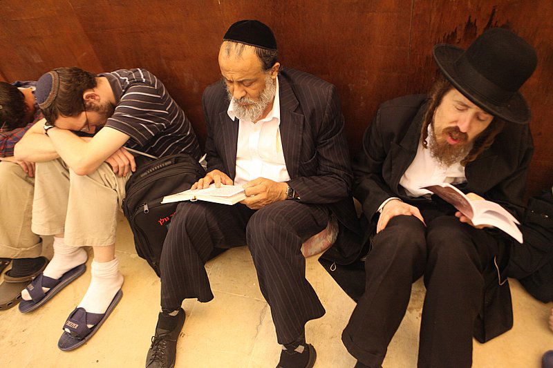 חוֹמַת בַּת-צִיּוֹן הוֹרִידִי כַנַּחַל דִּמְעָה, יוֹמָם וָלַיְלָה ● גלריה