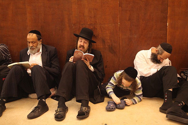 חוֹמַת בַּת-צִיּוֹן הוֹרִידִי כַנַּחַל דִּמְעָה, יוֹמָם וָלַיְלָה ● גלריה