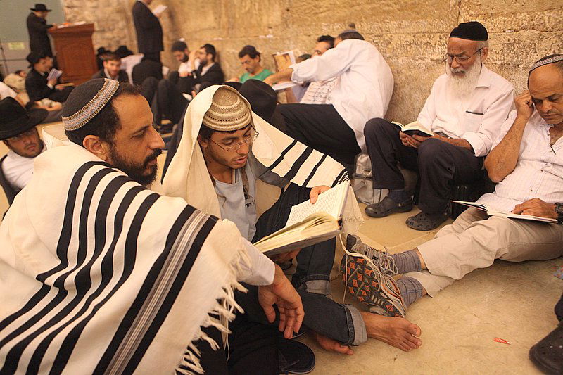 חוֹמַת בַּת-צִיּוֹן הוֹרִידִי כַנַּחַל דִּמְעָה, יוֹמָם וָלַיְלָה ● גלריה