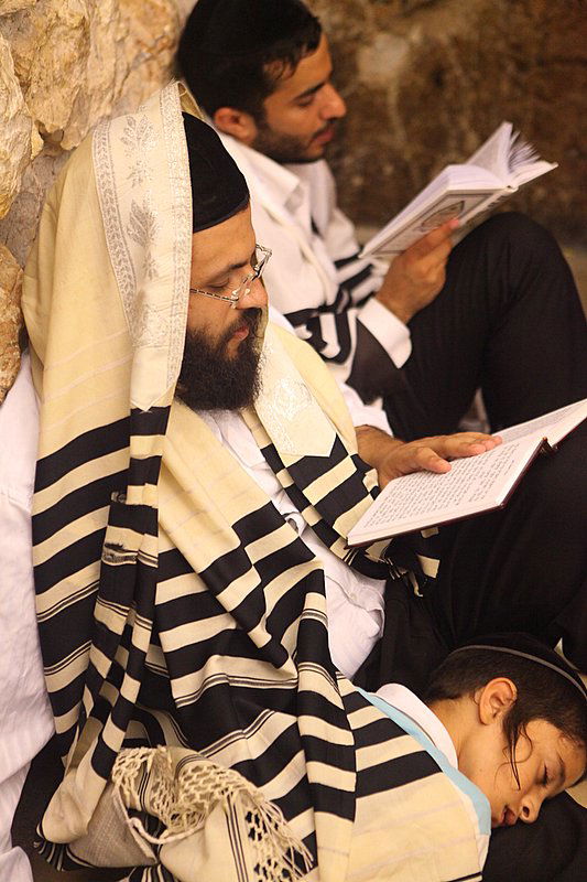 חוֹמַת בַּת-צִיּוֹן הוֹרִידִי כַנַּחַל דִּמְעָה, יוֹמָם וָלַיְלָה ● גלריה