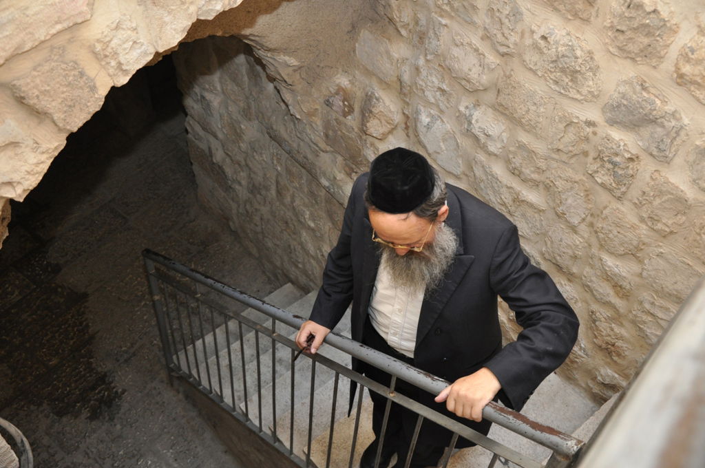 הַר צִיּוֹן שֶׁשָּׁמֵם: מסע בעקבות החורבן, בין סמטאות ירושלים