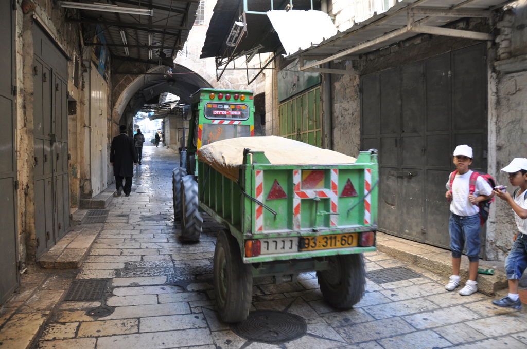 הַר צִיּוֹן שֶׁשָּׁמֵם: מסע בעקבות החורבן, בין סמטאות ירושלים