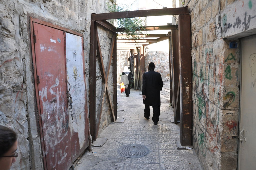 הַר צִיּוֹן שֶׁשָּׁמֵם: מסע בעקבות החורבן, בין סמטאות ירושלים